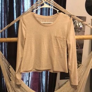 Cute pale crop long sleeve!